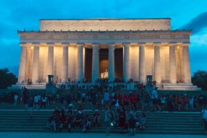 3-4 Hour Private DC Highlight Tour by Van - Stop-by-Stop: White House, Supreme Court, Lincoln Memorial