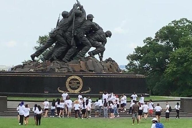 3-Hour Private Customizable Washington DC City Tour by Luxury Van - White House area: short stop, big payoff