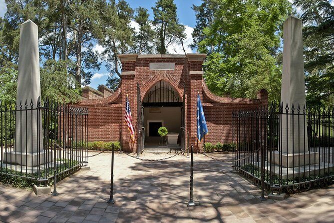 Admission and Guided Tour of Mount Vernon and Old Town Alexandria - Price and Logistics: What $99 Really Buys