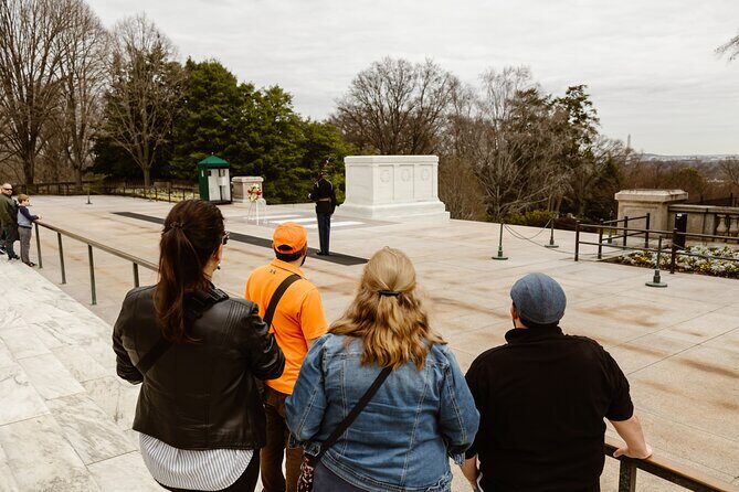 Arlington Cemetery: Kennedy Memorials & Changing of Guard Walking - Starting in Fort Myer: getting to the meeting point without stress