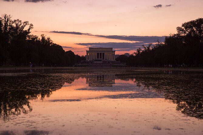 Captivating DC Private Photography Workshop - Vietnam Veterans Memorial: Low-Light Respect and Reflective Surfaces