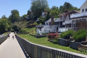 Chesapeake Beach Guided Walking Tour - The Cliffs - Getting oriented at Rod ’N’ Reel and the Duck display