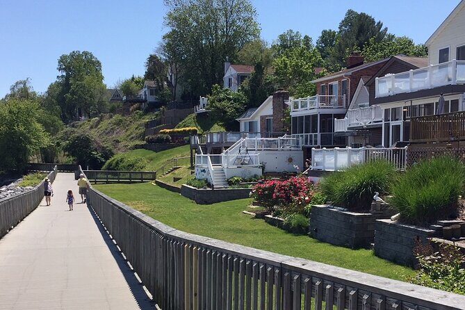Chesapeake Beach Guided Walking Tour - The Cliffs - Getting oriented at Rod ’N’ Reel and the Duck display