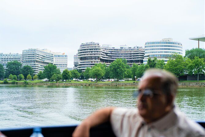 City Bus Tour, Seasonal Cruise, Optional Air & Space or Monument - How to hear the guide and avoid the common pacing problems