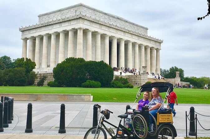 Classic Monuments & Memorials Tour - White House to Washington Monument: quick icons with real context
