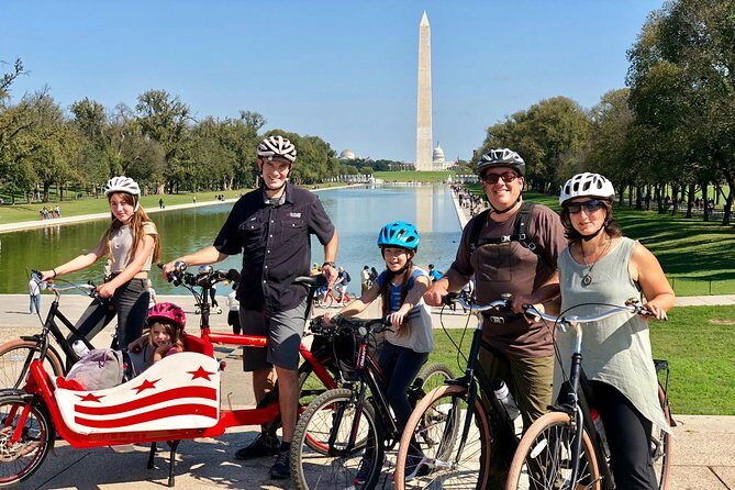 Customized Private Bike Tour of DC - Jefferson Memorial and the tidal basin skyline