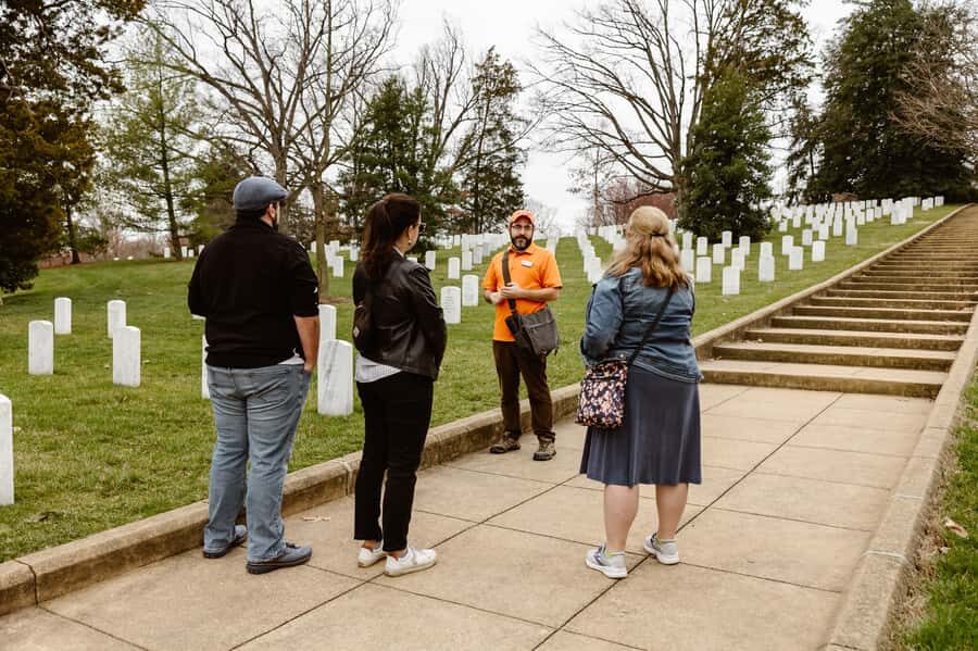DC: Arlington Cemetery Changing of Guard 2.5 Hr Walking Tour - How the Changing of the Guard Viewing Gets You a Better Seat