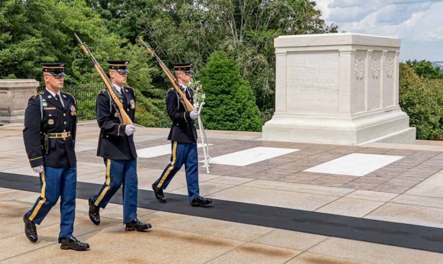DC: Arlington National Cemetery Guided Walking Tour - Tomb of the Unknown Soldier: Let the Silence Do Its Job