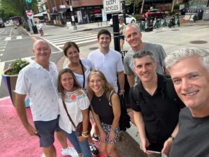DC: Evening Local Neighborhood Food Tour with DrinkEatWalk - Meeting point at 17th & Q NW: how to find your group fast