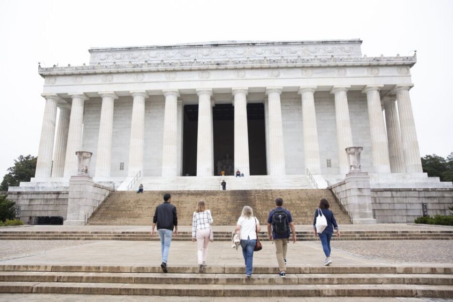 DC: Guided National Mall Tour & Washington Monument Ticket - Lincoln Memorial and the Reflecting Pool: legends plus a teachable detail