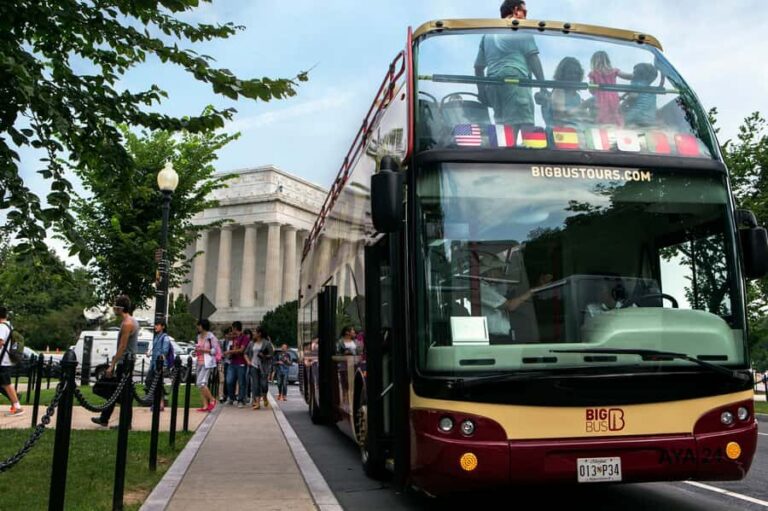 DC: Hop-on Hop-off Tour by Open-top Bus with 17 Stops - The Route Setup: 17 Stops, Multiple Start Options, and How Not to Miss Your Bus