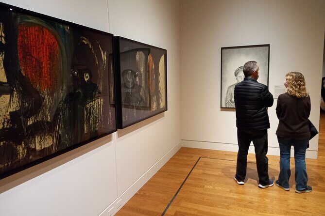 DC Landmarks Walking Tour + African American Museum Admission - National Museum admission included: your ticketed museum time starts after the walk