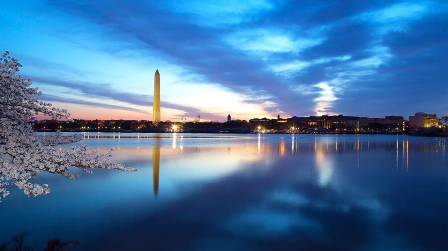 DC: Monuments & Memorials Sunset Tour by Open-top Bus - MLK Memorial and the Tidal Basin: night views with calmer energy