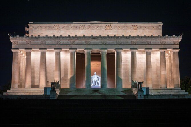 DC Monuments Small Group Guided Night Tour 3 Hours - Photo strategy for the White House and memorial walls
