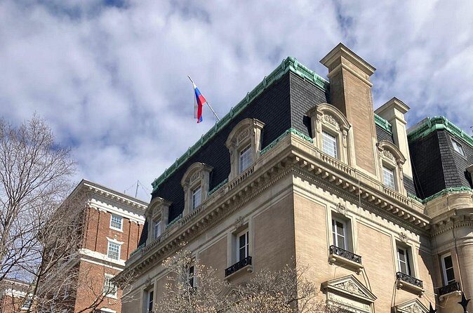 DC Spy History Walking Tour - Stop 4: The Mayflower Hotel and WWII-era deception with CIA practice