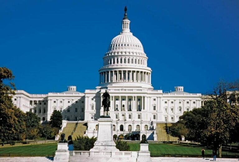 DC: White House, National Mall and Lincoln Memorial Tour - Getting close to the White House from two sides