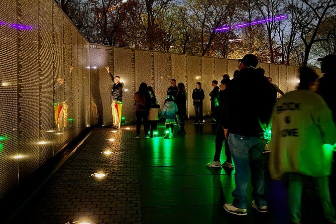 Discounted DC Night Tour With Magic LED- Snacks, LED Bracelets - Cherry Trees, Festival Traditions, and Jefferson’s Quotes