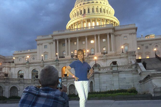 Discounted DC Night Tour With Magic LED- Snacks, LED Bracelets - Food, Water, and Night Navigation: What Your $52 Covers