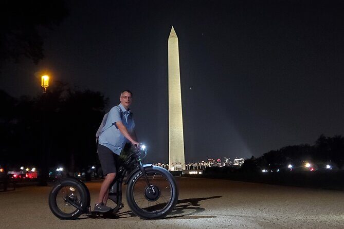 Epic Evening e-Scooter Tour - Eisenhower to Washington Monument: the night memorial circuit