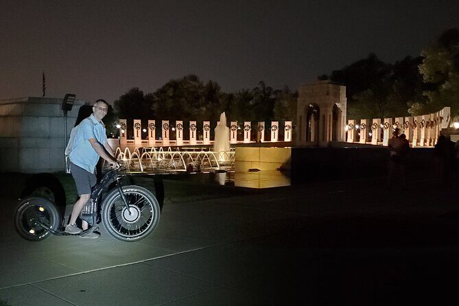 Epic Evening e-Scooter Tour - Memorial stop times: planning your photos and breaks
