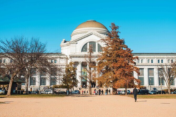 Essential Smithsonian Tour with NMAAHC Timed Entry - Should you book this tour?