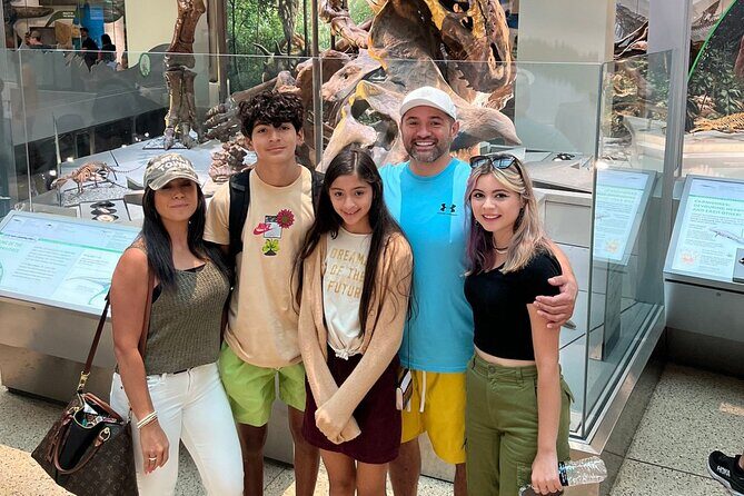 Family Friendly Smithsonian Natural History Museum Private Tour - Ocean Hall finale: live coral reef and the 45-ton whale Phoenix
