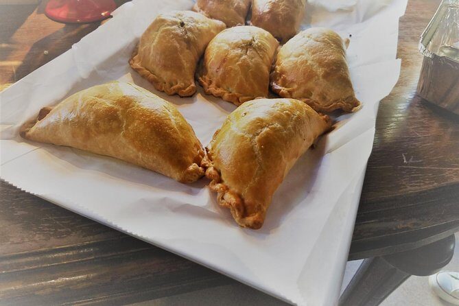 Georgetown Foodie Culinary Tour & Neighborhood Walk - Vegetarian Options and Drink Pairing: No Afterthoughts Here