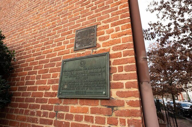 Georgetown Walking Tour: Spies, Presidents, and Exorcist Steps - Stops 4 and 5: Kennedy Photo Re-Creations and the Witches of Georgetown