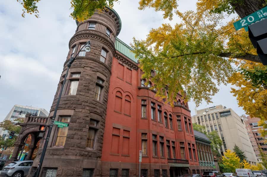 Gilded Age DC: Scandal, Secrets & Spirits of Dupont Circle - Dupont Circle in 90 Minutes: why this tour feels focused