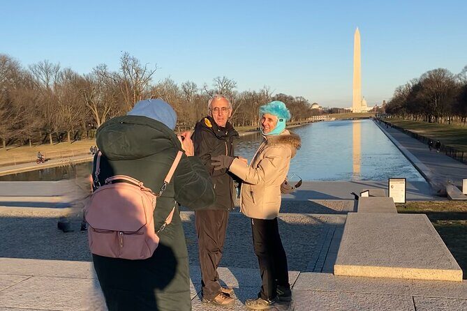 Guided tour in French of the Essentials of Washington - World War II Memorial: the scale and the numbers