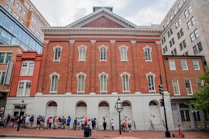 Lincoln Assassination with Ford's Theatre & Petersen House Entry - Meeting on 7th St NW and how the 2 hours tend to flow