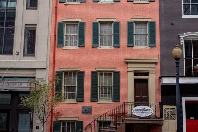 Lincoln Assassination with Ford's Theatre & Petersen House Entry - Petersen Boarding House: the room where Lincoln died the next day