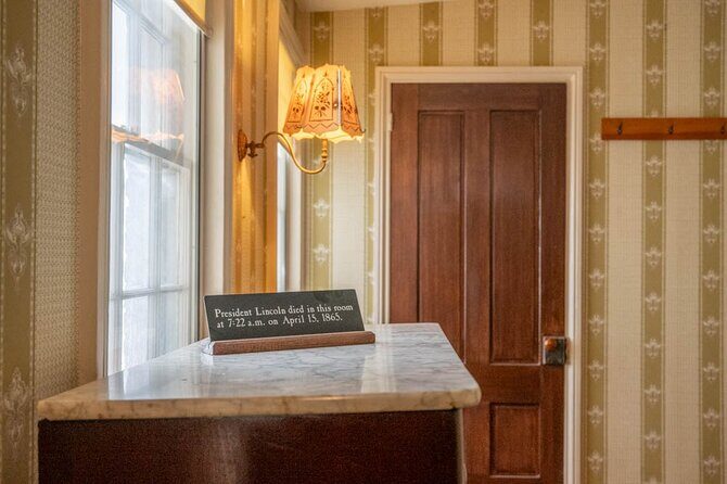 Lincoln Assassination with Ford's Theatre & Petersen House Entry - Who this Lincoln assassination tour fits best