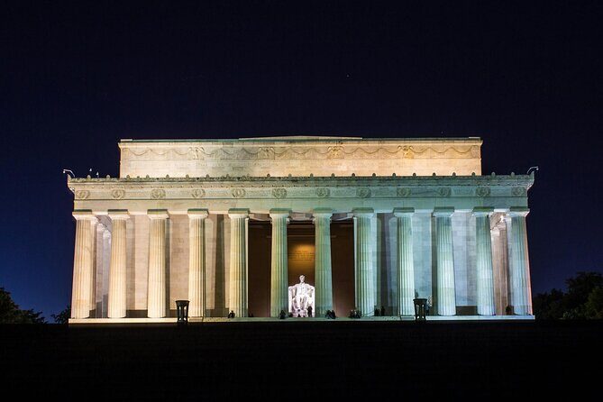 Monuments and Memorials Night Walking Tour - Starting Point to Lincoln Memorial: Getting Your Bearings Fast