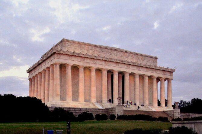 Monuments of DC Tour with Washington Monument or Museum Tickets - White House exterior photos: what you can see and what you can’t