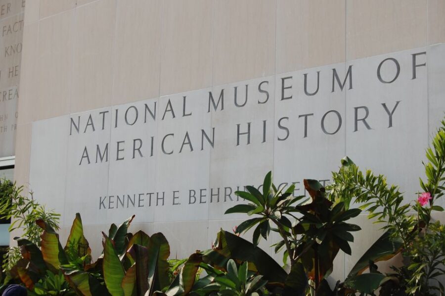National Archives & Museum of American History Guided Tour - Declaration, Constitution, and Bill of Rights: what to look for