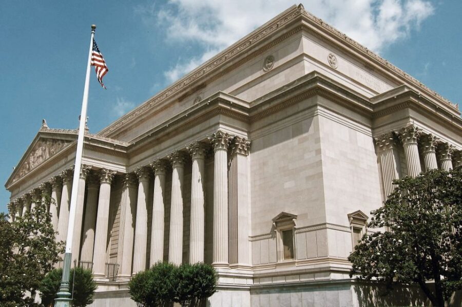 National Archives Skip the Line Tour Semi-Private 6ppl Max - Rubenstein Gallery: Magna Carta of 1297 and the roots of rights