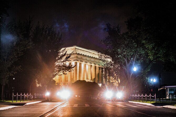 National Mall Night Tour with Washington Monument & 2 Museums - Moonlight on the National Mall: what this 3-hour tour really feels like