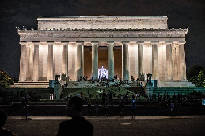 National Mall Night Tour with Washington Monument & 2 Museums - White House to Lincoln Memorial: the opening photo stops and pacing