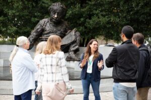 National Mall Tour with Reserved Entry to Washington Monument - Vietnam Veterans Memorial: names, design, and the Women’s panel