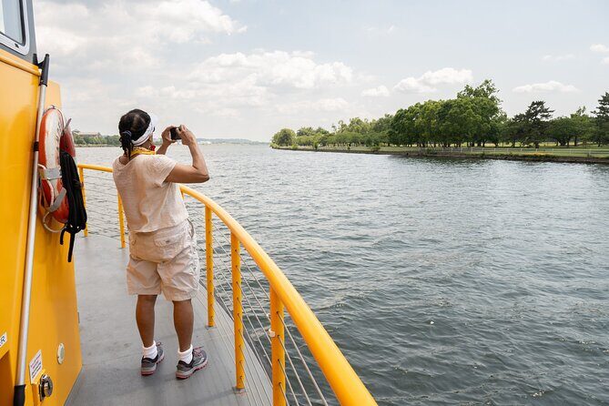 Old Town Alexandria in a Day with Round Trip Ferry Cruise - Why the Potomac ferry makes Alexandria feel like a getaway