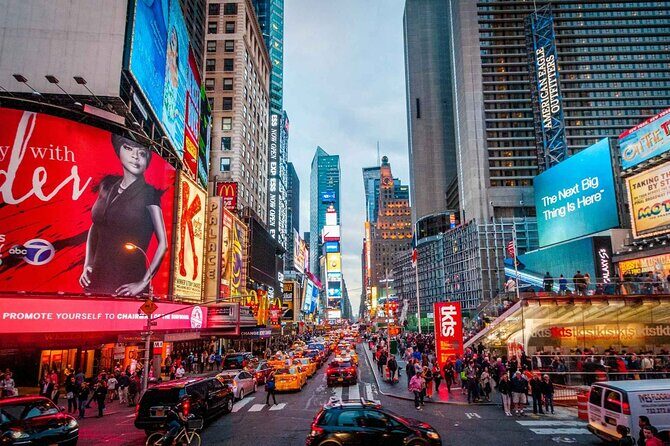 Premium Small Group New York 2-Day Tour From Washington D.C - A night view tour that changes how you read the city