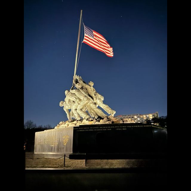 Private DC at Night Tour - World War II and Jefferson Memorial: Big Moments, Short Visits
