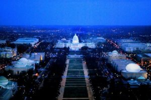 Private Night-Time Monuments Tour of DC for up to 10 Guests - The route: a smooth loop from Capitol to Lincoln and beyond