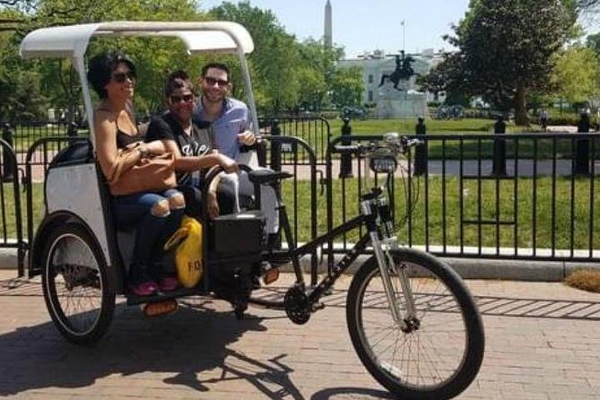 Private Pedicab Tour of DC Monuments and Memorials - Washington Monument from the outside: the base-circle moment