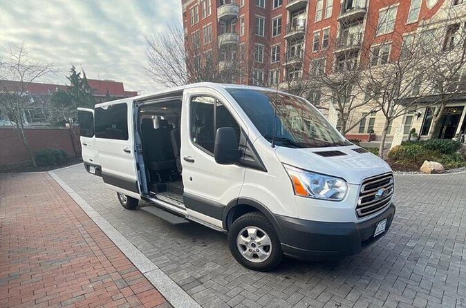 Private Ronald Reagan National Airport (DCA) transfer Round trip - Car seats, strollers, and traveling with kids without the hassle