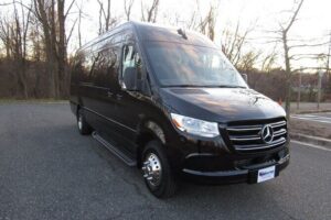 Roberts Luxury Transportation Shuttle Private Sightseeing Tour - How the 4-hour timing works at monument stops