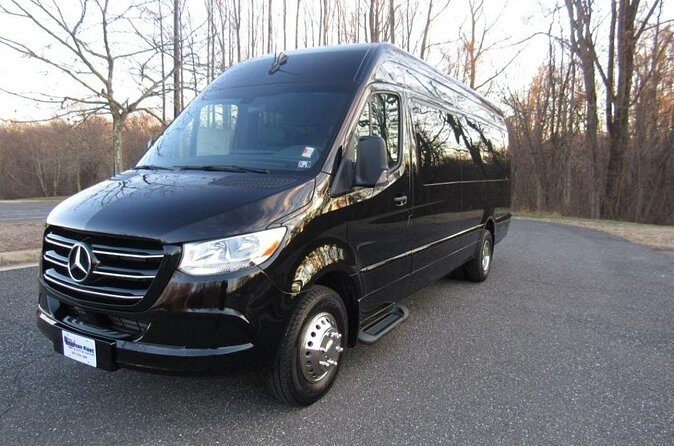 Roberts Luxury Transportation Shuttle Private Sightseeing Tour - Meeting point logistics: Melrose Georgetown and the “wait while you look” plan