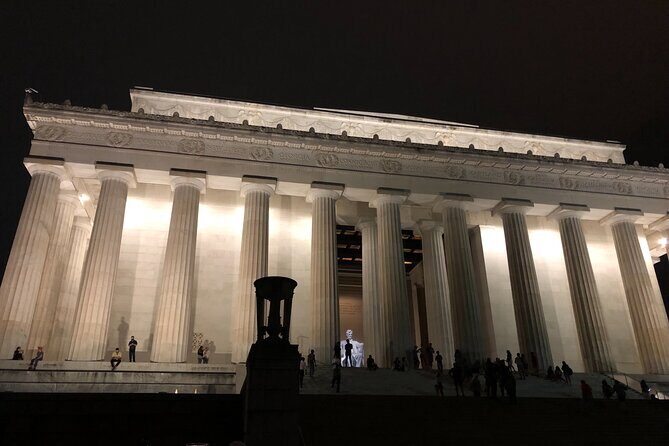 Semi-Private Evening Tour of Washington D.C. - First look at the power center: White House to FBI headquarters and the National Archives