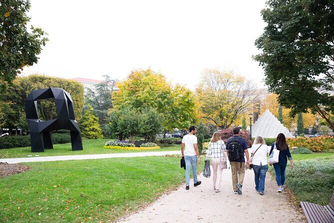 Skip the Line National Archives and US Capitol Tour - Group size and walking pace: plan for hills